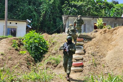 Personal de las Fuerzas Armadas intervino en la zona donde ocurrieron los ataques.