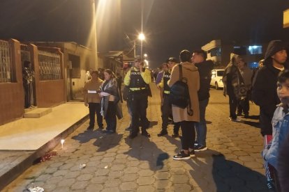 En el sitio donde ocurrió el ataque armado fue colocada una vela, en el cantón Tulcán, de la provincia de Carchi.