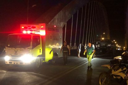 El hecho violento se suscitó en un puente la noche del lunes 7 de octubre de 2024. Las víctimas se dirigían, al parecer, a comprar alimentos.