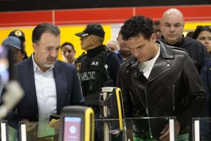 Silvestre Dangond dijo no haber estado en una estación del metro tan nueva
