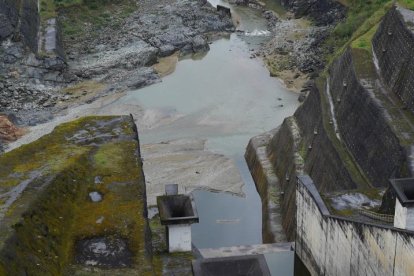 Referencial: las autoridades han reportado niveles críticos en el embalse de Mazar.
