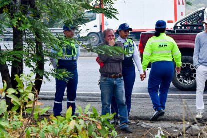El padre del joven accidentado no pudo contener su dolor.