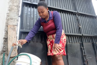 Los moradores de Pisulí sufren por la falta de agua y de luz al mismo tiempo.