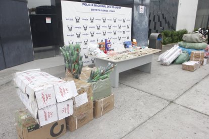 En el vehículo había mercadería y una parte de ella fue encontrada en una vivienda.