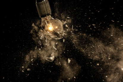 Los cortes de luz siguen provocando males hasta en el sistema educativo.