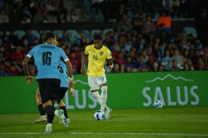 Gonzalo Plata fue titular en el partido ante Uruguay.