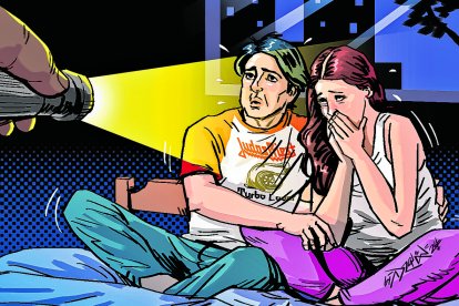 En Quito, una adolescente invitó a su enamorado a casa, pero no con la venia de su madre. Él entró a escondidas en pleno apagón y luego fue descubierto.