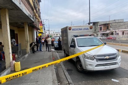 En avenida del Guasmo, sur de Guayaquil, apareció un hombre degollado.