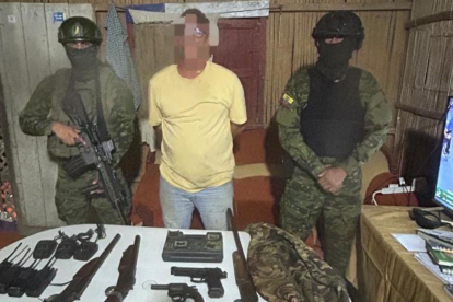 Las Fuerzas Armadas encontraron una bodega en el que se guardaban armas.