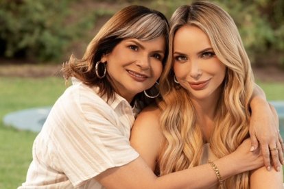 Érika Vélez con su mamá, Tatiana Zambrano, en una sesión de fotos.