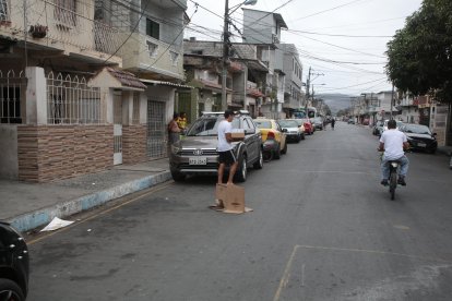 En estas calles del Suburbio de Guayaquil se registró el crimen.
