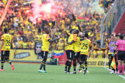 Barcelona ganó a Emelec en el estadio Monumental.