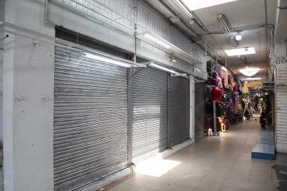 Al menos el 30 % de los locales de 11 centros comerciales está cerrado.