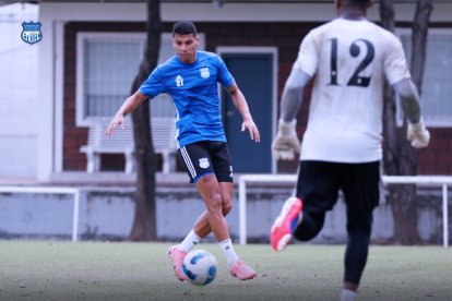 Luis Fernando León en uno de los entrenamientos de Emelec