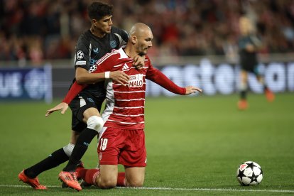 Piero Hincapié fue titular en el empate 1-1 de Bayer Leverkusen ante Brest.