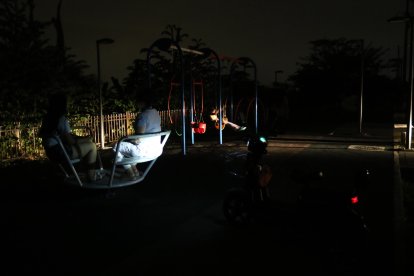 Los parques y juegos infantiles son usados para libar, debido a la oscuridad.