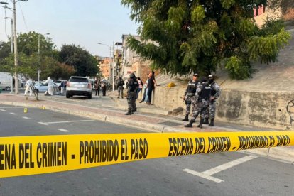 El fiscal fue asesinado cuando se movilizaba en su vehículo.
