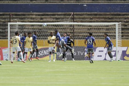Católica vs Emelec en el Atahualpa por la fecha 11 de LigaPro
