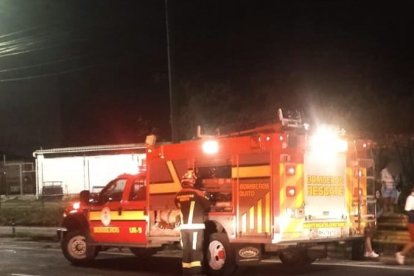 Nada pudieron hacer los bomberos para evitar la muerte de una persona en Quito.