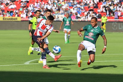 Los albos no encontraron la manera de llegar con claridad al arco de Mushuc Runa.