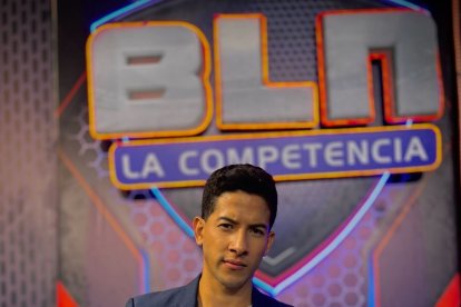 El concursante de BLN, Bismark Apolinario, sufrió un accidente con su carro.