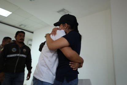 Agentes policiales han resuelto 979 casos de secuestro este año, logrando que las víctimas vuelvan con sus familias.