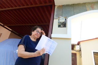 El Gobierno asumirá las planillas de luz por cuatro meses.