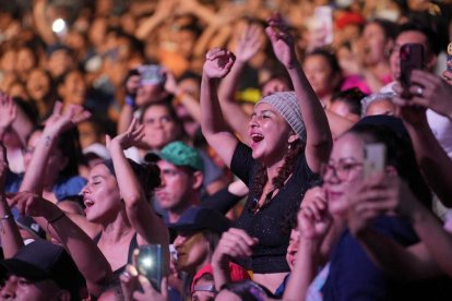 Fans se quedaron con las ganas de corear las canciones de Romero.