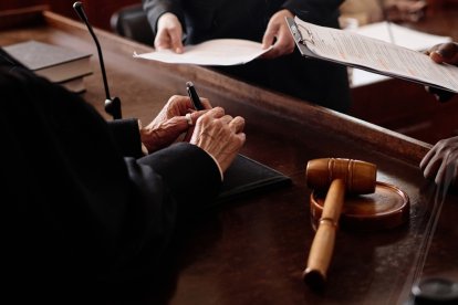 El testigo clave del caso Villavicencio ha sido convocado a una audiencia por una trama de delincuencia organizada.