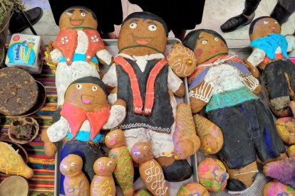 En Ambato, cada año se realiza un concurso de guaguas de pan y colada morada.