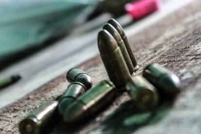 El sujeto recibió un disparo en su cuerpo.