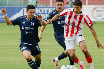 Universidad Católica y Técnico Universitario chocaron en Ambato.