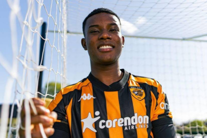 Óscar Zambrano llegó a Hull City de la Championship (segunda división de Inglaterra) a finales de junio de 2024