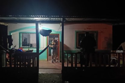 Los hombres armados entraron a esta casa en General Farfán y mataron a dos personas.
