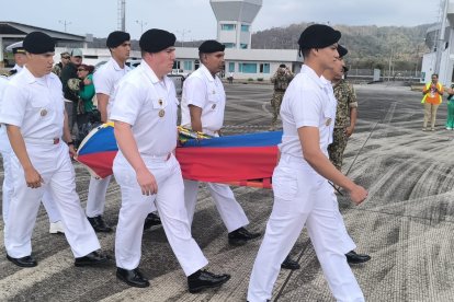 En Esmeraldas, hubo homenaje póstumo a un policía.