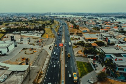 La rehabilitación de la Av. León Febres Cordero es una realidad.