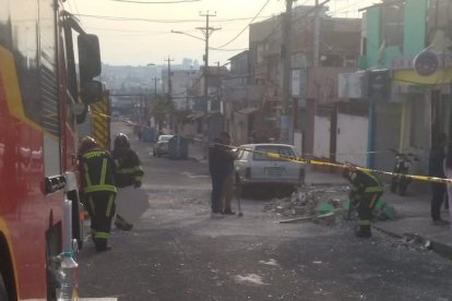 Cinco viviendas fueron afectadas por la onda expansiva.