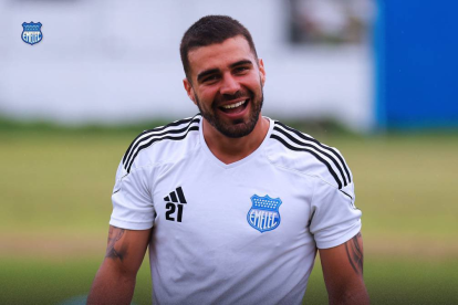 Alexander González dejó de entrenar por falta de deudas