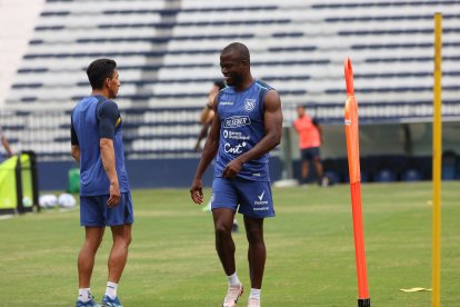 ESTADIO CAPWELL GUAYAQUIL ENTRENAMIENTO DE LA SELECCION DE ECUADOR FECHA :06/11/2024 PERIODISTA:JERSON RUIZ AG-PERIODISTA AG-GUAYAQUIL AG-GRANASA