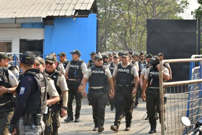 Un numeroso contingente policial ingresó la mañana de ayer a la Penitenciaría, luego de la matanza.
