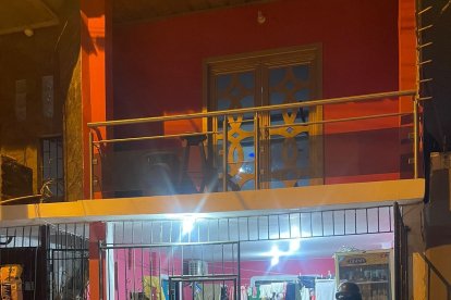 Los agentes ingresaron a varios inmuebles durante la madrugada de este miércoles 13 de noviembre.