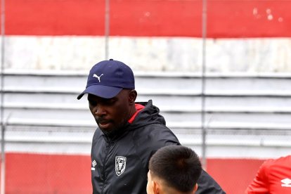 La Sombra actualmente es asistente técnico en el club Leones del Norte, equipo de Segunda.