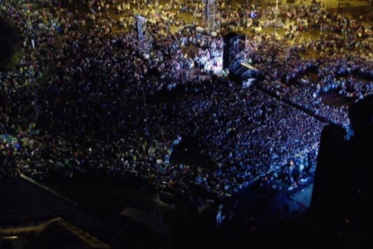 El Quito Fest convoca a masas amantes de la música.