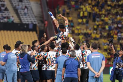 Ángel Mena en su despedida de la Tricolor.