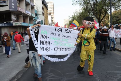 Organizaciones sociales protestan contra Noboa en Quito.