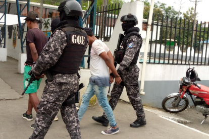 La rápida acción de la policía permitió la detención de tres sospechosos.