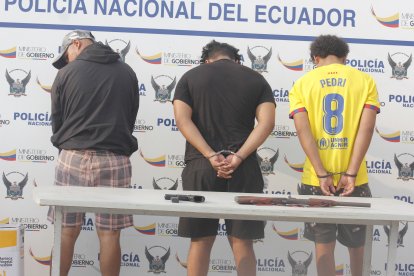 Los tres hombres fueron presentados por la Policía Nacional.