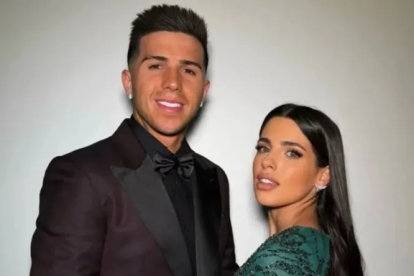 El futbolista argentino junto a su expareja Valentina Cervantes, con quien tienen dos hijos