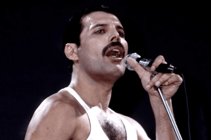 1991: Freddie Mercury revela que padece sida y fallece al día siguiente