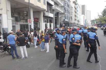 Hubo susto en la Bahía de Guayaquil.